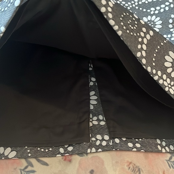 Banana Republic Pencil Skirt size 2 - Picture 3 of 12